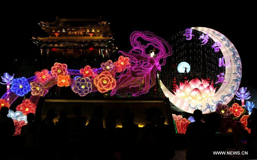 Scènes de nuit à Taierzhuang au Shandong