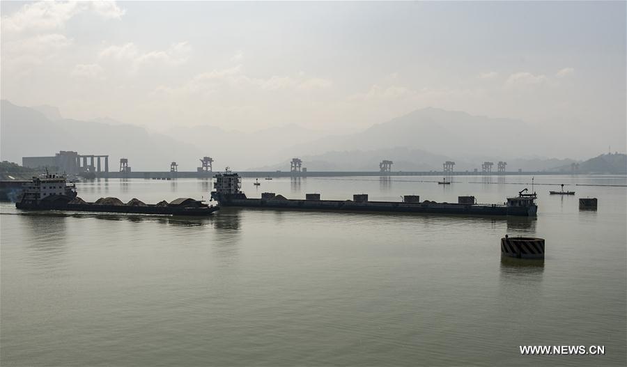 Chine : test de réserve d'eau du projet des Trois Gorges