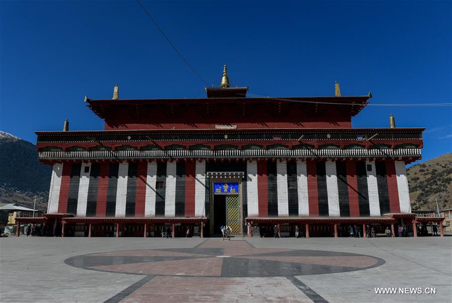 Le monastère de Riwoqe au Tibet