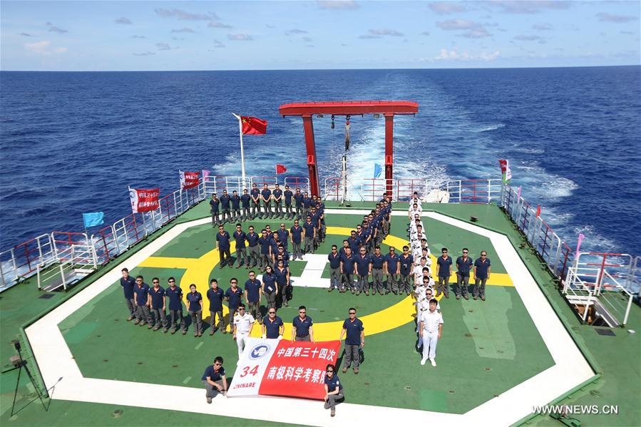 Cérémonie célébrant le passage de l'équateur à bord de Xuelong
