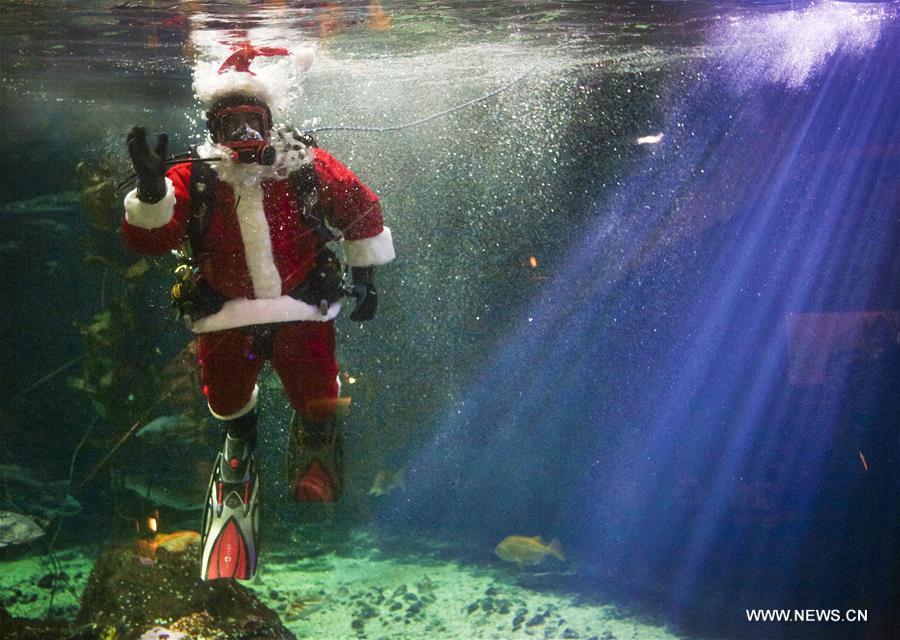 Canada : un Père Noël sous-marin à Vancouver