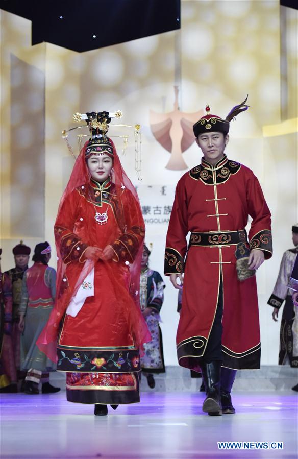 Chine : ouverture du 14e salon de la mode mongole à Hohhot