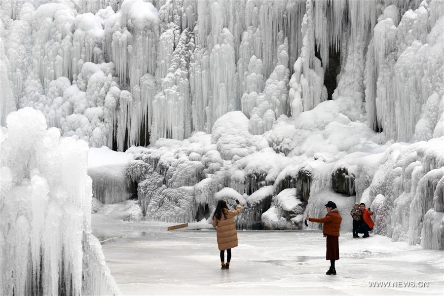 Chine : paysage de glace au Gansu