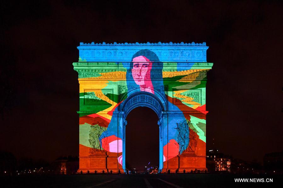 （国际）（4）巴黎凯旋门“换装”迎新年