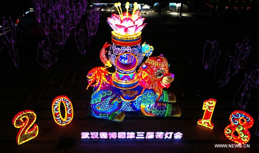 Festival de lanternes dans le centre de la Chine