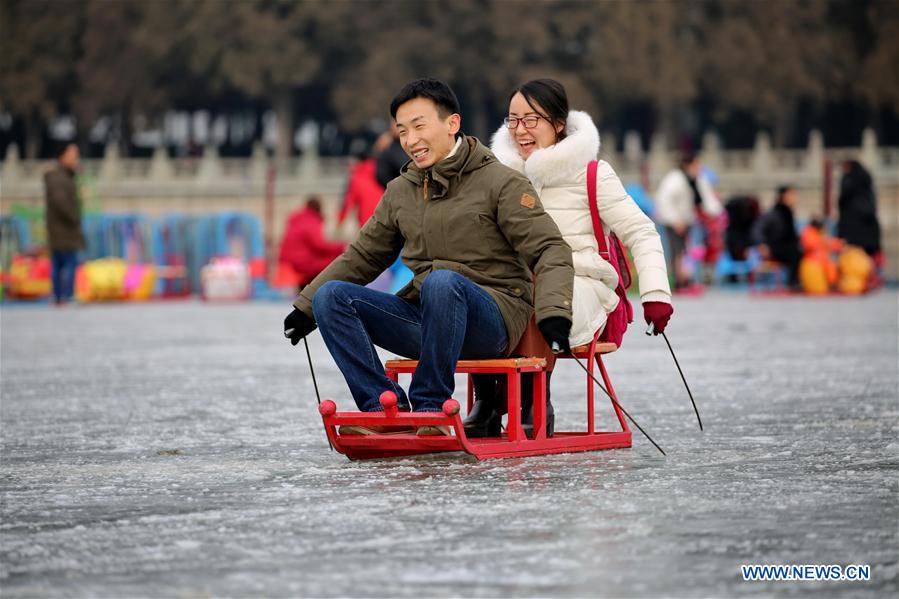 Beijing : loisirs hivernaux au Palais d'été