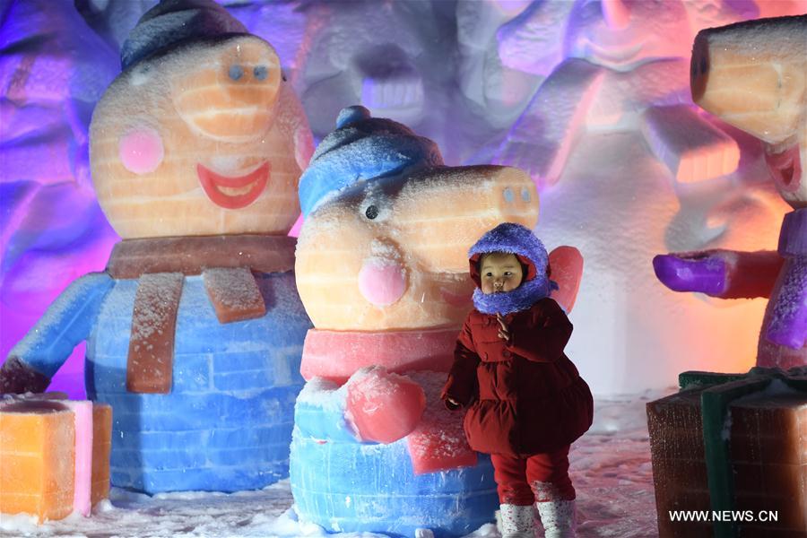 Chine : sculptures de glace et de neige en Mongolie intérieure 