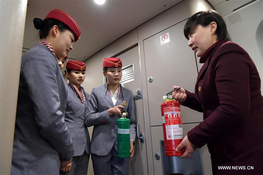 Chine : formation de membres d'équipages de trains à Changsha