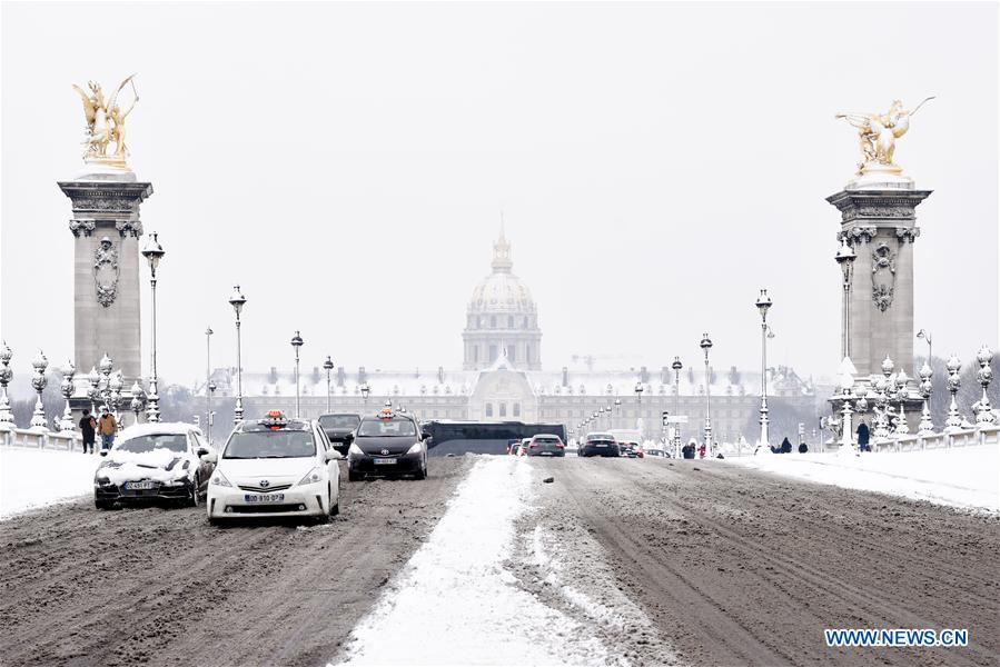 France : Paris sous la neige