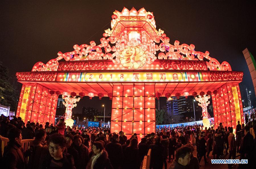 Chine : festival des lanternes à Wuhan