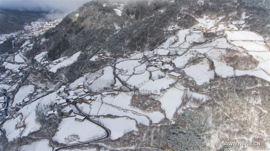 Chine : paysage de neige au Sichuan