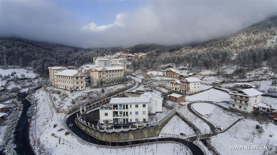 Chine : paysage de neige au Sichuan