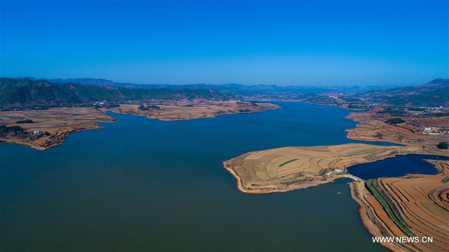 Chine : paysage du lac Nanhu au Yunnan