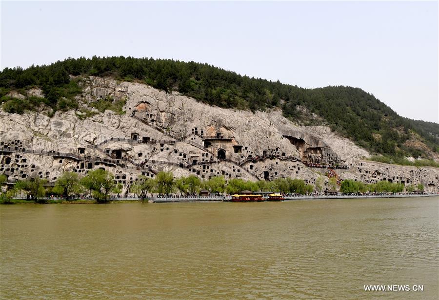 Chine : tourisme dans les grottes de Longmen dans le Henan 