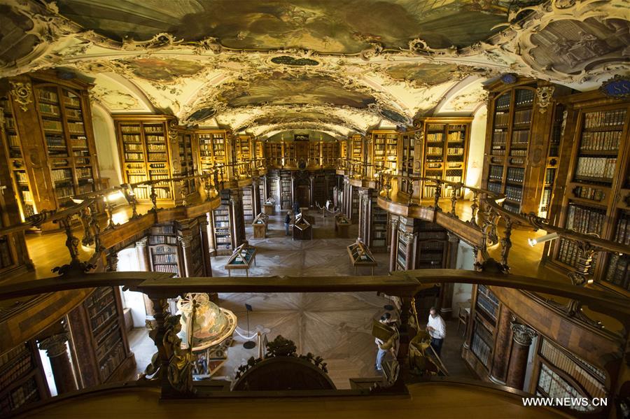 Suisse : bibliothèque de l'abbaye de Saint-Gall