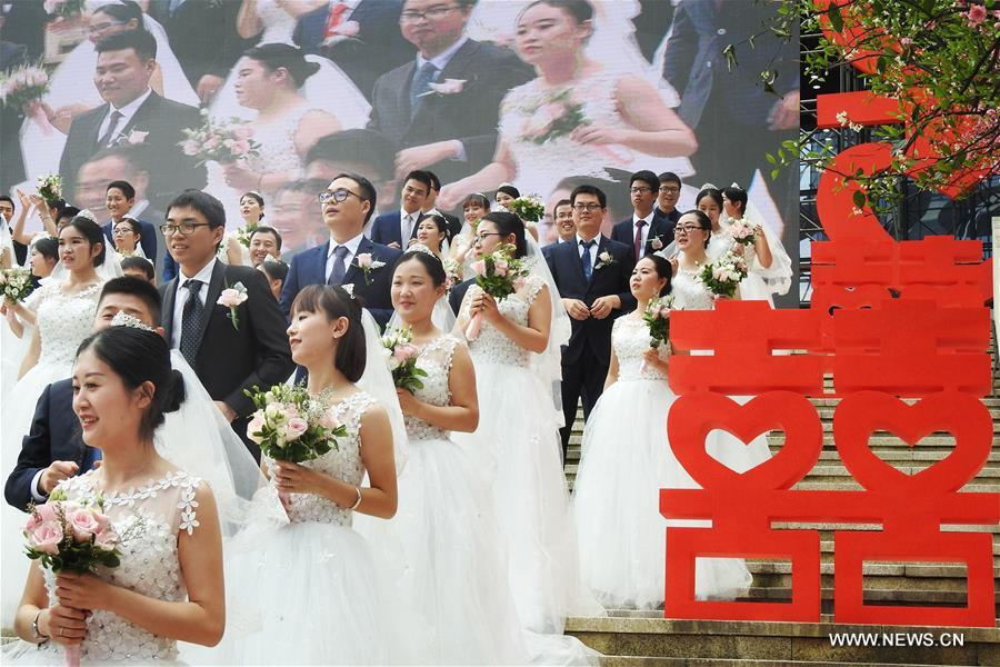 Chine : mariage groupé à Hangzhou