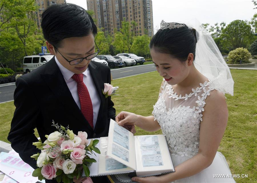 Chine : mariage groupé à Hangzhou