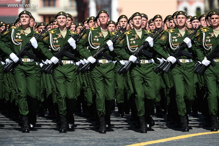 Russie : d&eacute;fil&eacute; militaire pour c&eacute;l&eacute;brer la Journ&eacute;e de la victoire 