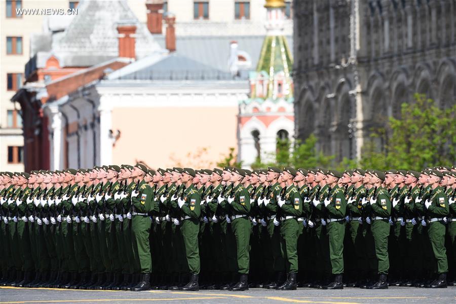 Russie : d&eacute;fil&eacute; militaire pour c&eacute;l&eacute;brer la Journ&eacute;e de la victoire 