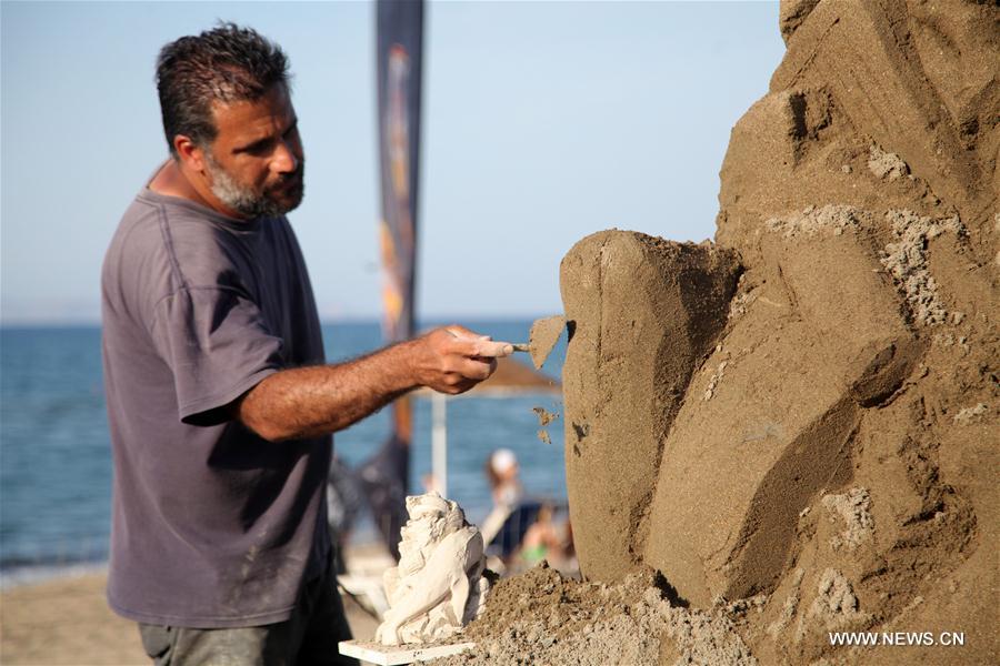 Grèce : festival de sculpture sur sable d'Ammoudara