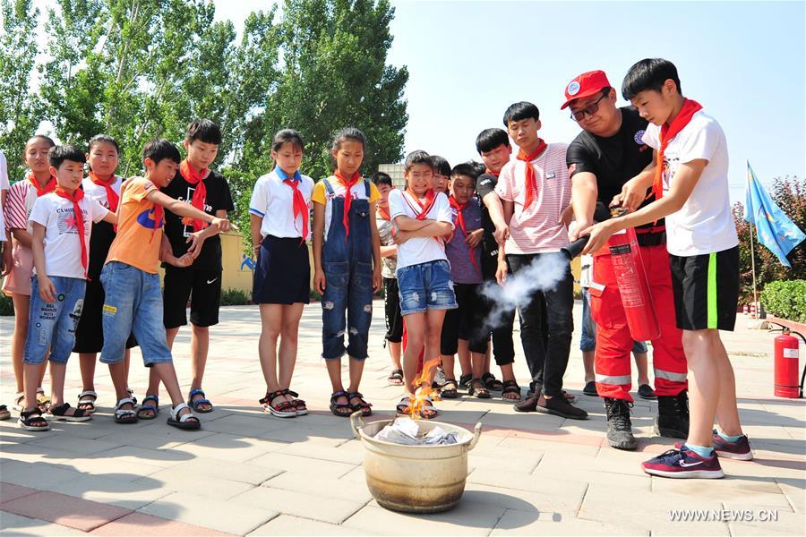 Chine : formation en matière de sécurité dans une école primaire du Hebei