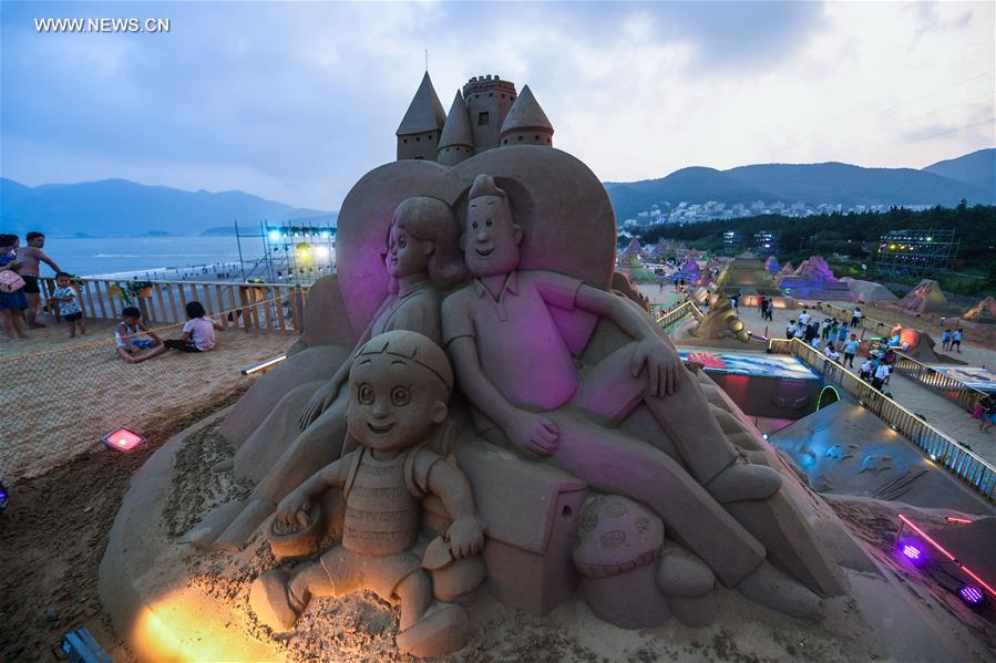 Chine : inauguration du festival international de sculptures sur sable de Zhoushan
