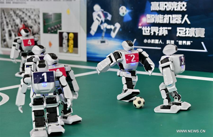 Chine : match de football entre des robots à Beijing