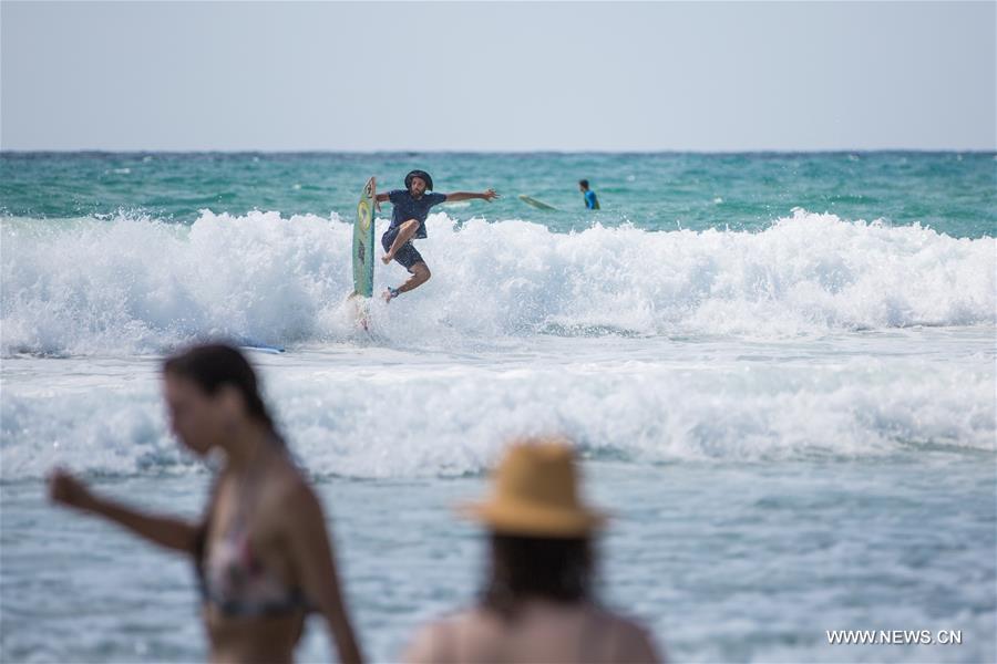 Israël : surf en Méditerranée