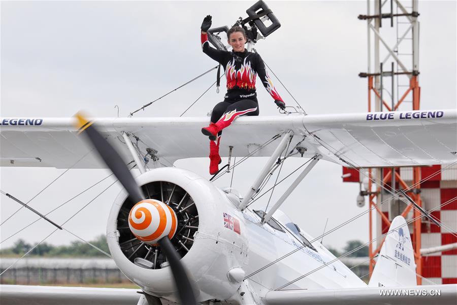 Chine : spectacle aérien au Guizhou