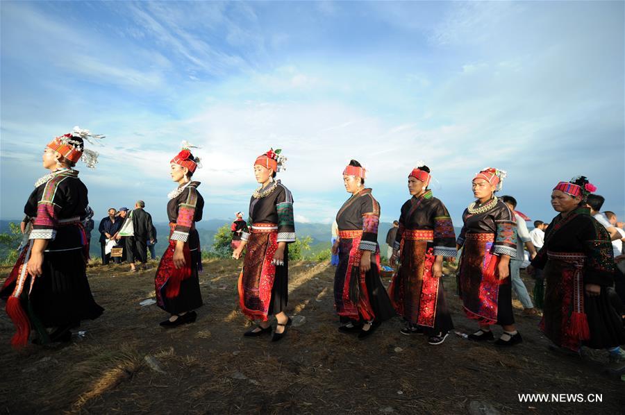 Fête des prières pour la pluie de l'ethnie Miao dans le sud-ouest de la Chine