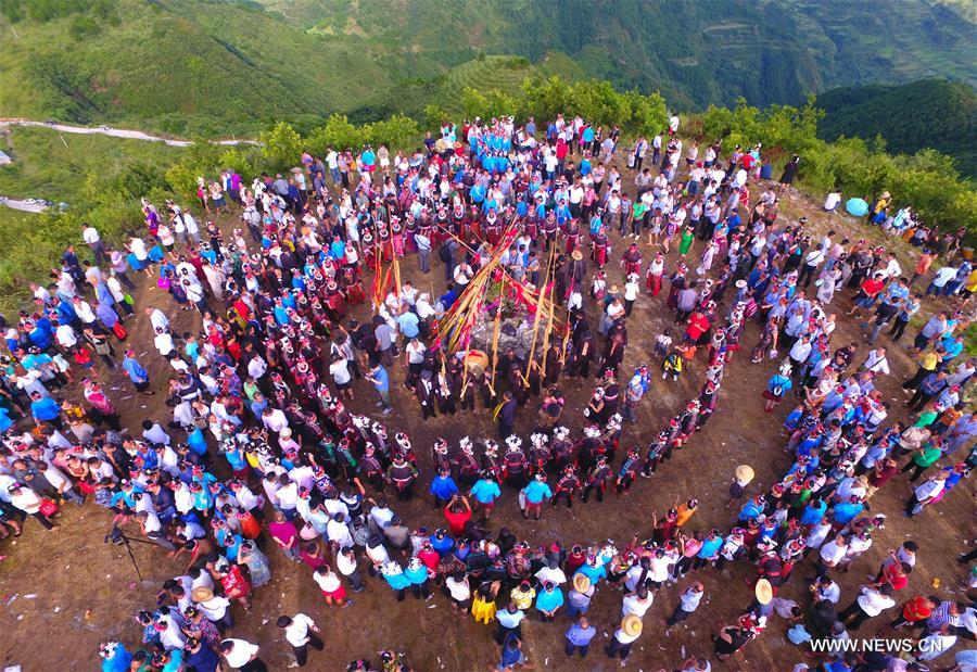 Fête des prières pour la pluie de l'ethnie Miao dans le sud-ouest de la Chine