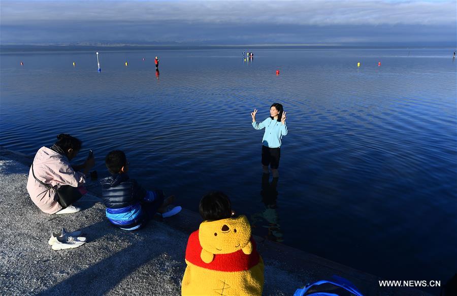Chine : lac salé Caka au Qinghai