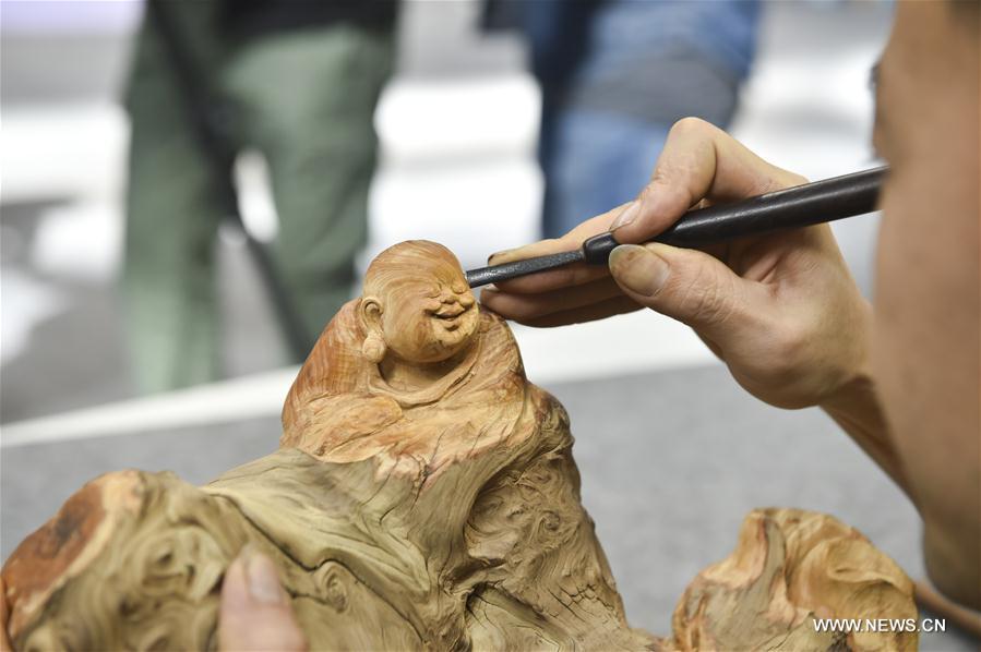 Chine : concours d'art folklorique