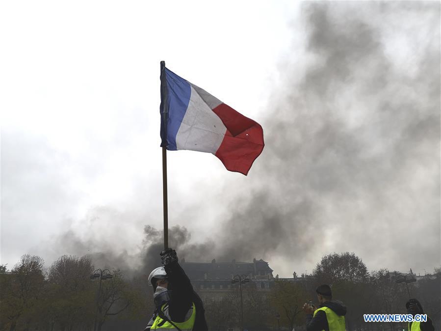 France : au moins 107 arrestations après la manifestation des "gilets jaunes" du 1er décembre à Paris
