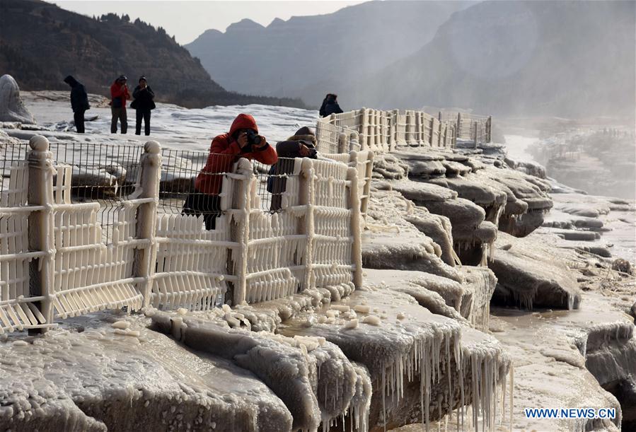 Chine : paysage hivernal des chutes de Hukou 