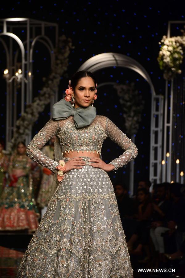 Pakistan : semaine de la mode nuptiale à Lahore