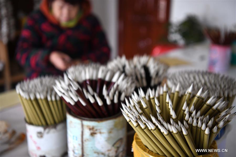 Chine : fabrication des pinceaux dans l'Anhui