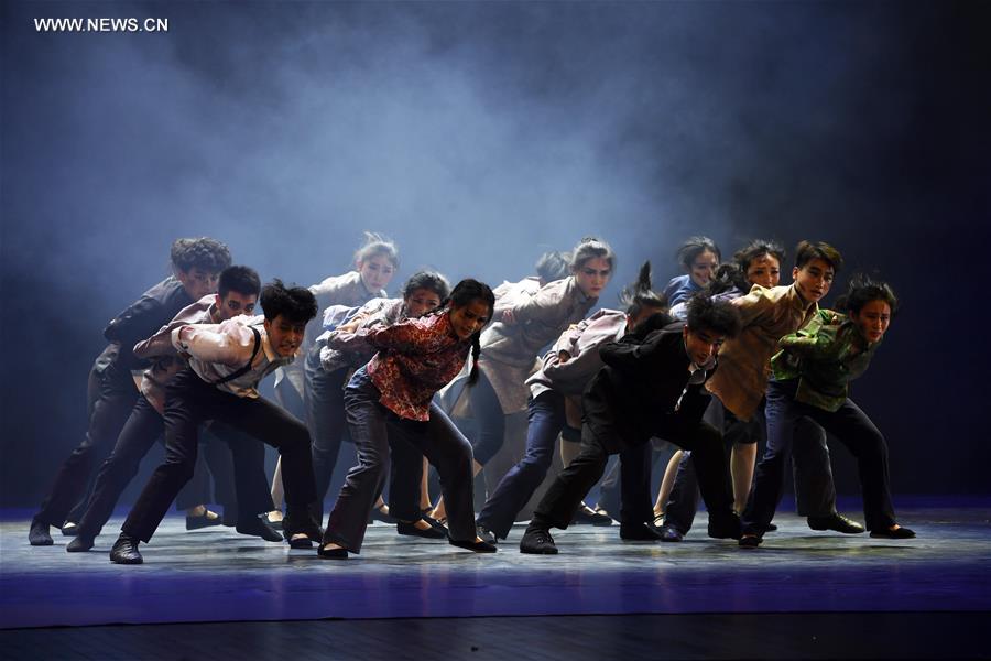 Chine : concours de danse à Lanzhou (nord-ouest)