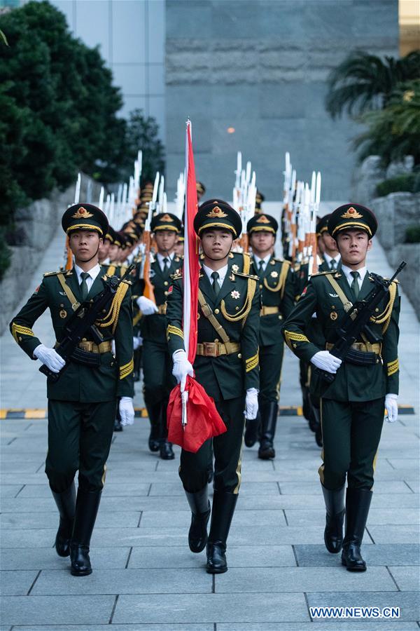 Chine : cérémonie de lever du drapeau pour le 19e anniversaire de la rétrocession de Macao