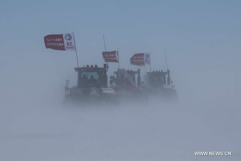 L'expédition chinoise en Antarctique affronte le blizzard