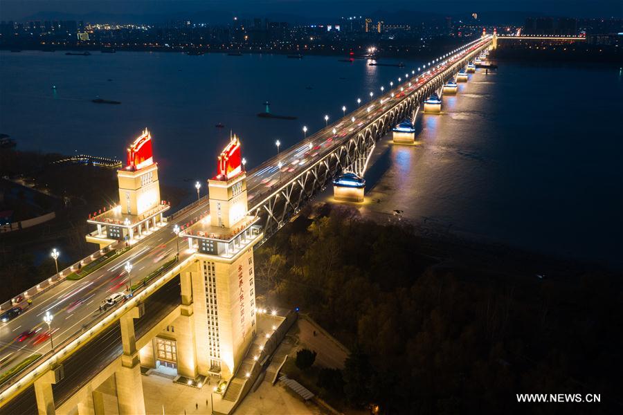 Chine : réouverture du Grand pont de Nanjing sur le fleuve Yangtsé