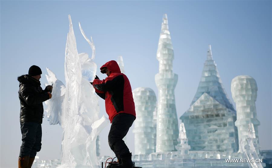 Chine : concours international de sculpture sur glace 