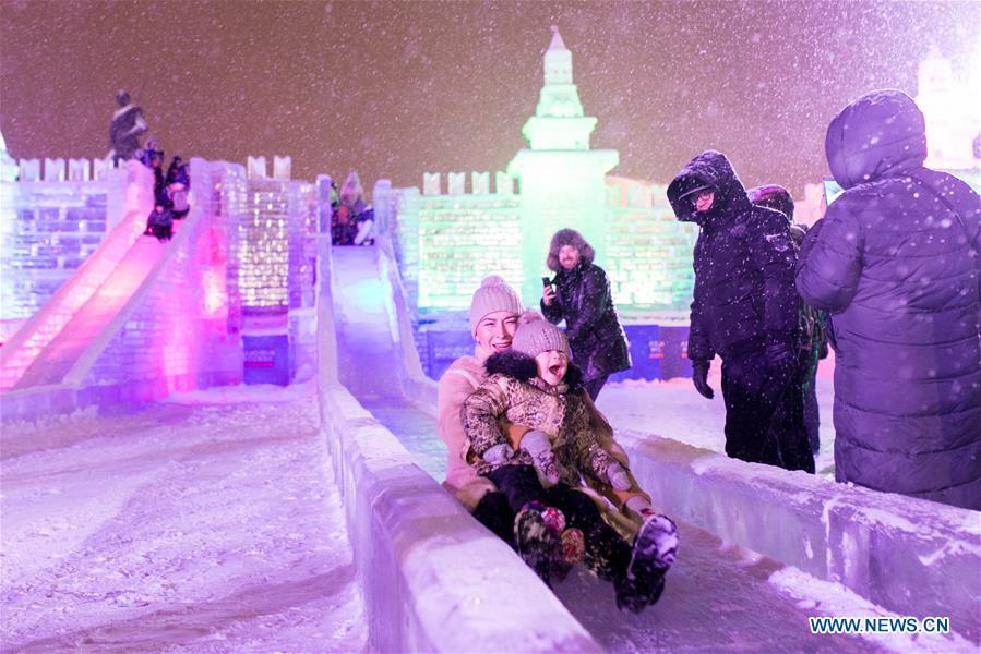 Russie : festival de glace à Moscou