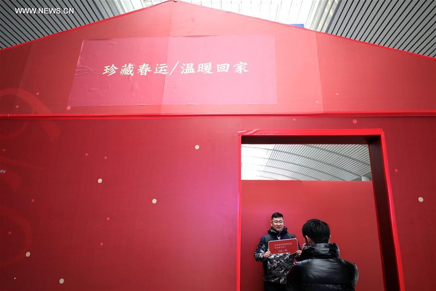 Chine : un studio photo en gare pour la Fête du Printemps
