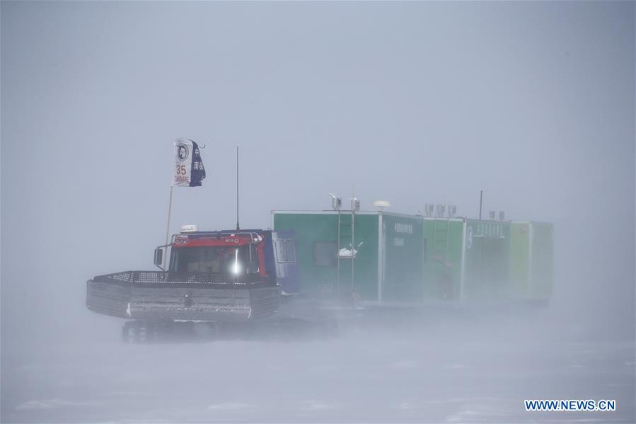 Les équipes de l'expédition chinoise en Antarctique quittent la station de Taishan pour la station de Zhongshan