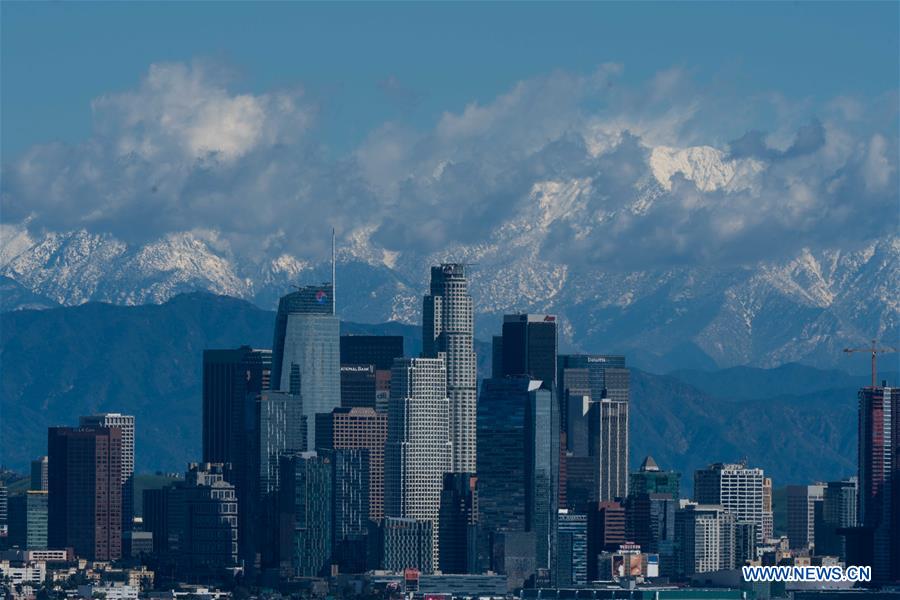 Vue du centre-ville de Los Angeles après la pluie