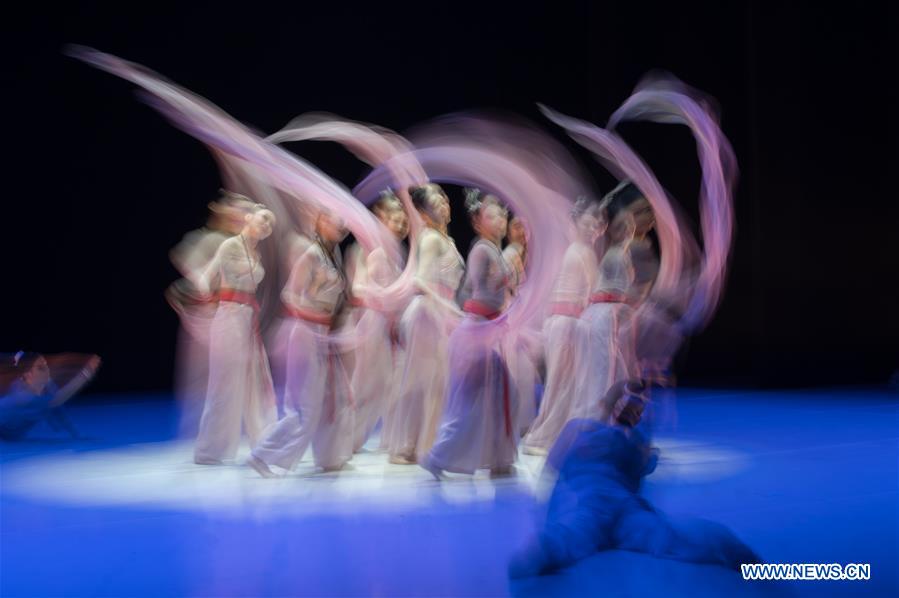 Danse à Budapest pour célébrer le Nouvel An chinois