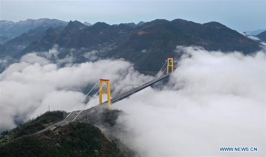 Chine : le pont Siduhe à Enshi