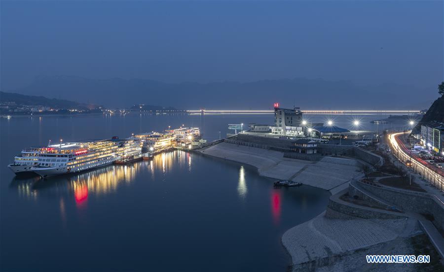 Chine : le débit total du barrage des Trois Gorges dépasse 10 milliards de m3