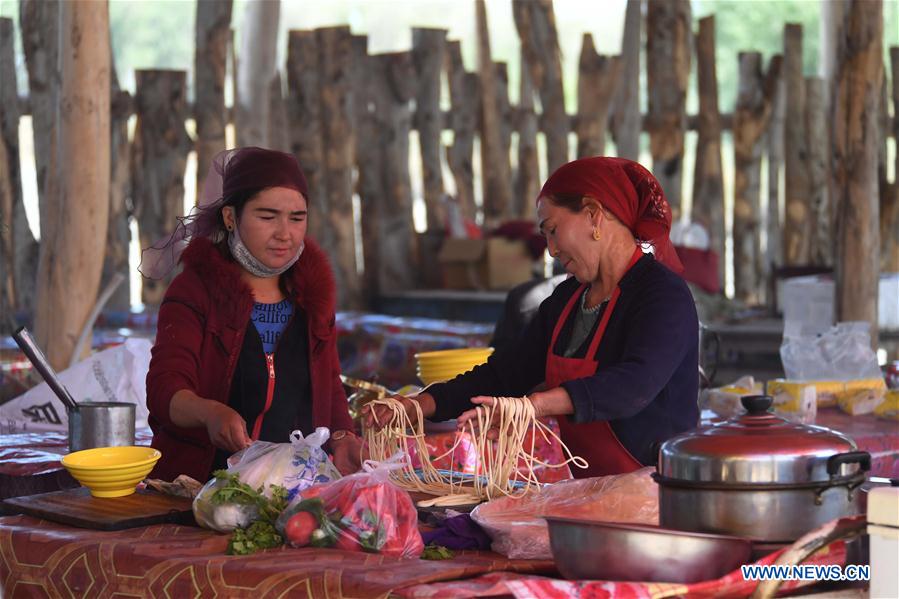 Xinjiang : tourisme à Awat